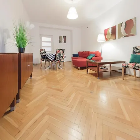 Bright And Cozy- Golden Apartments- Royal Street *