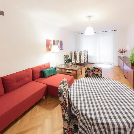 Bright And Cozy- Golden Apartments- Royal Street